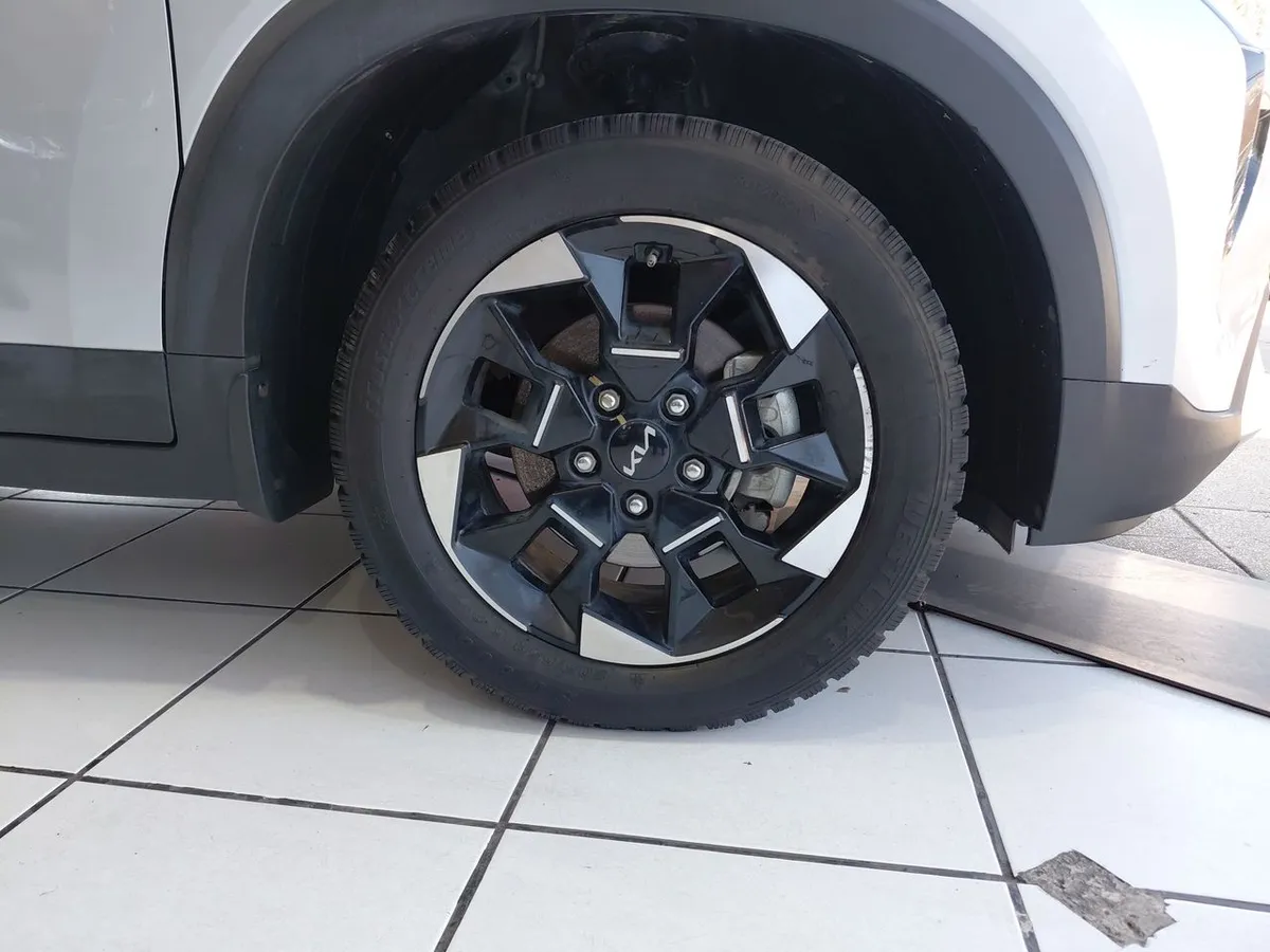 Kia Sonet 1.5 Ex 4x2 Ivt Ri At 5p año 2025