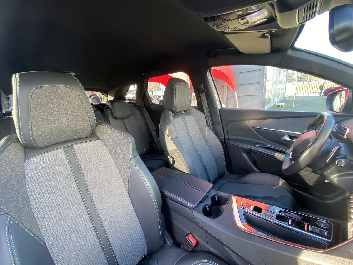 Peugeot 3008 1.6 Allure Pack Thp 165 4x2 Eat6 5p año 2025