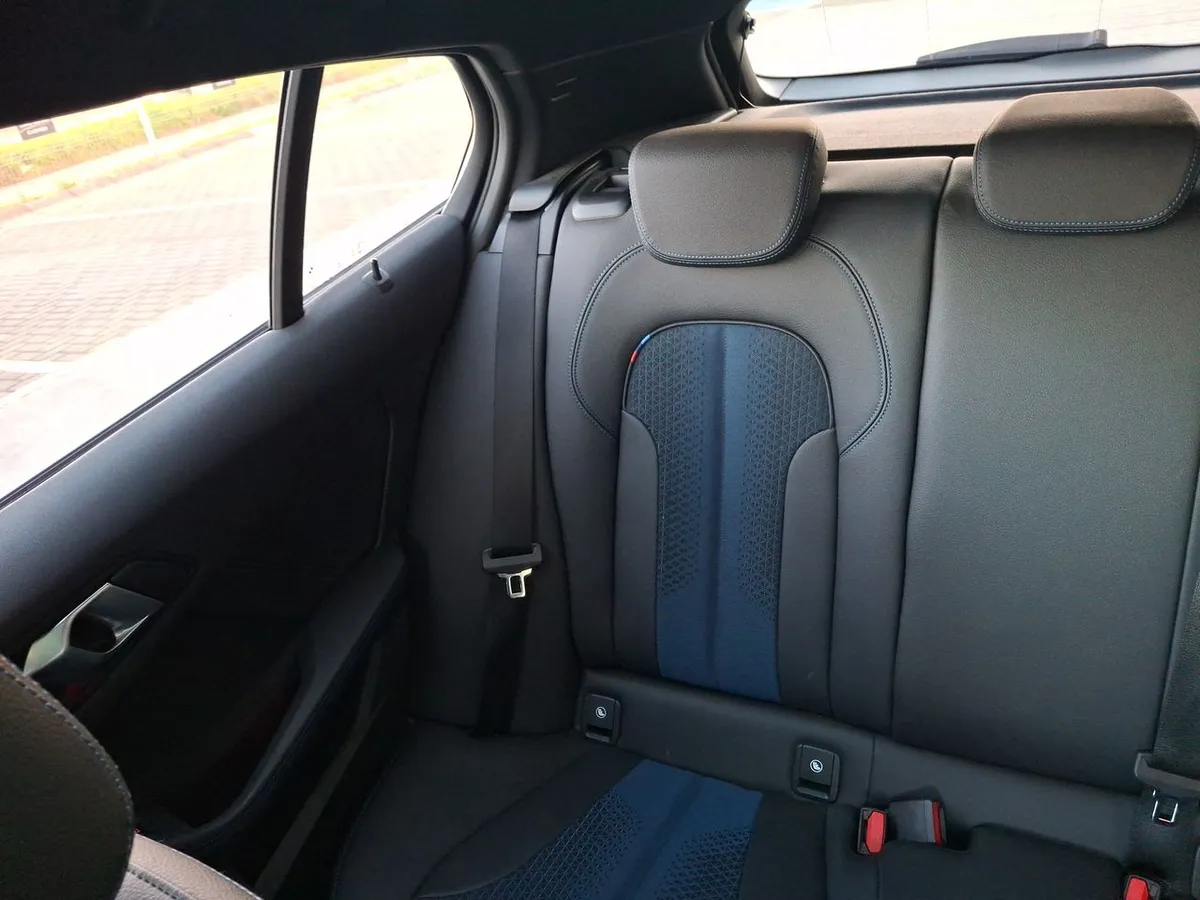 BMW 118i 1.5 M Sport Se 4x2 At 5p año 2024