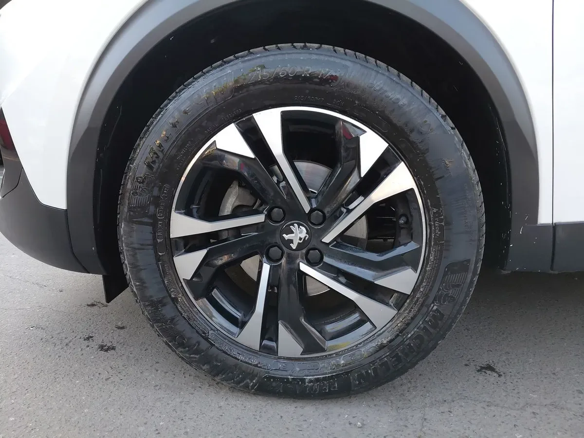 Peugeot 2008 1.2 Active Puretech 4x2 130 Eat8 5p año 2021