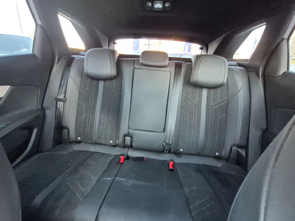 Peugeot 3008 1.6 Gt Black Pack Puretech 180 4x2 Eat8 5p año 2024