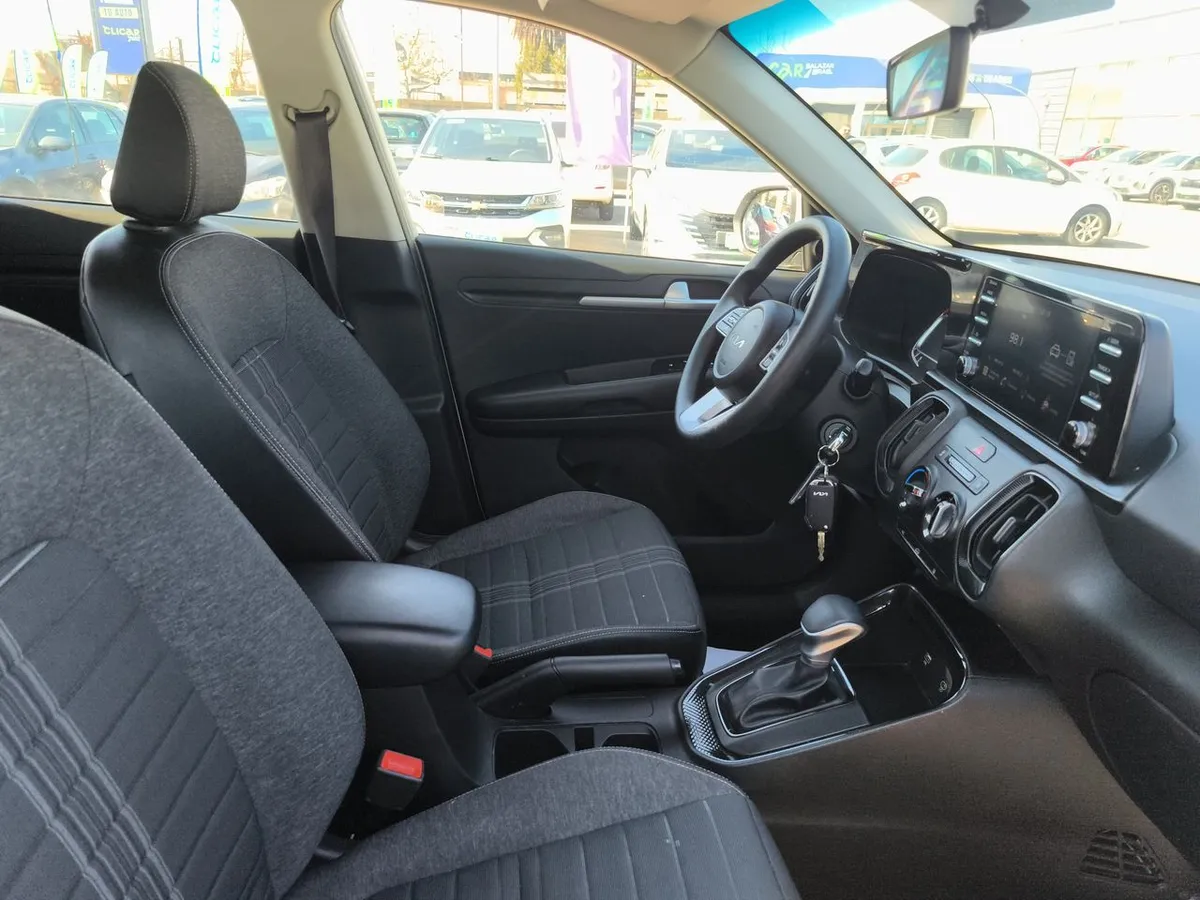 Kia Sonet 1.5 Ex 4x2 Ivt At 5p año 2025