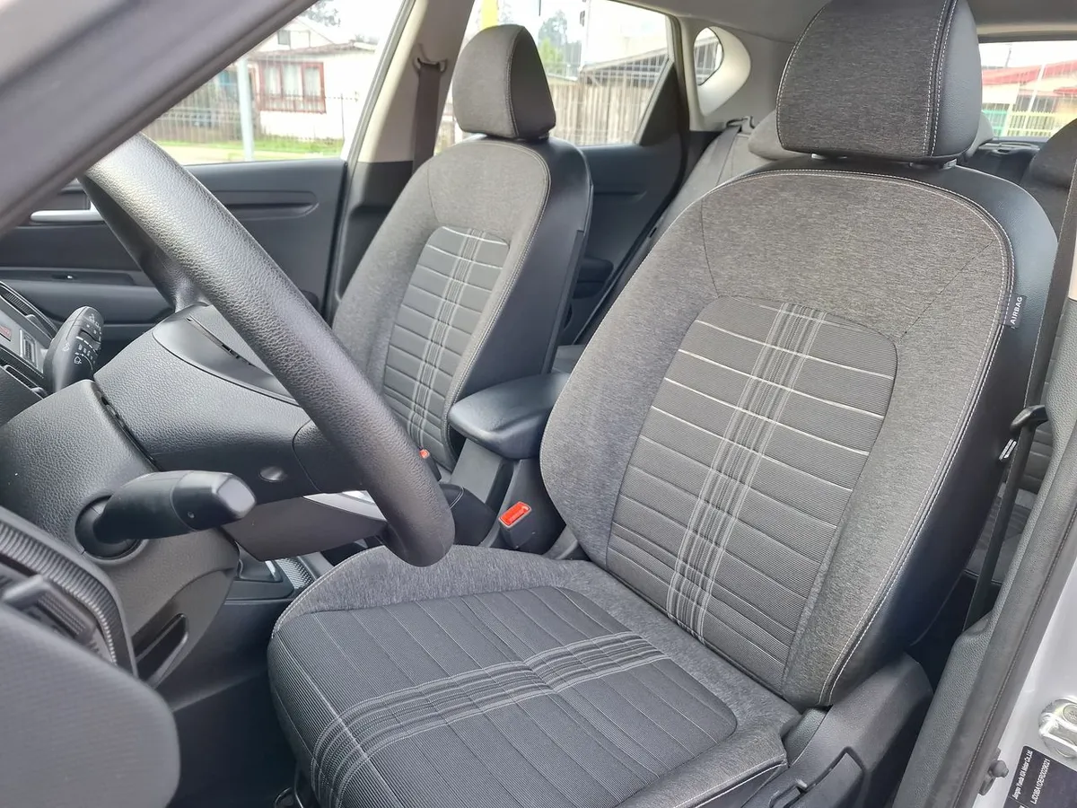 Kia Sonet 1.5 Ex 4x2 Ivt At 5p año 2025