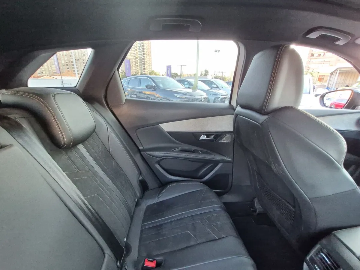 Peugeot 3008 1.6 Gt Black Pack Puretech 180 4x2 Eat8 5p año 2024