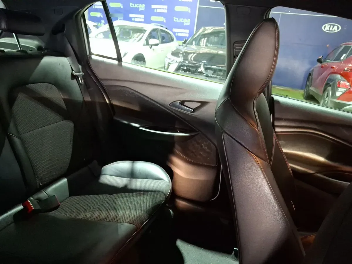 Chevrolet Onix 1.0t Rs 4x2 Hb Mt 5p año 2021