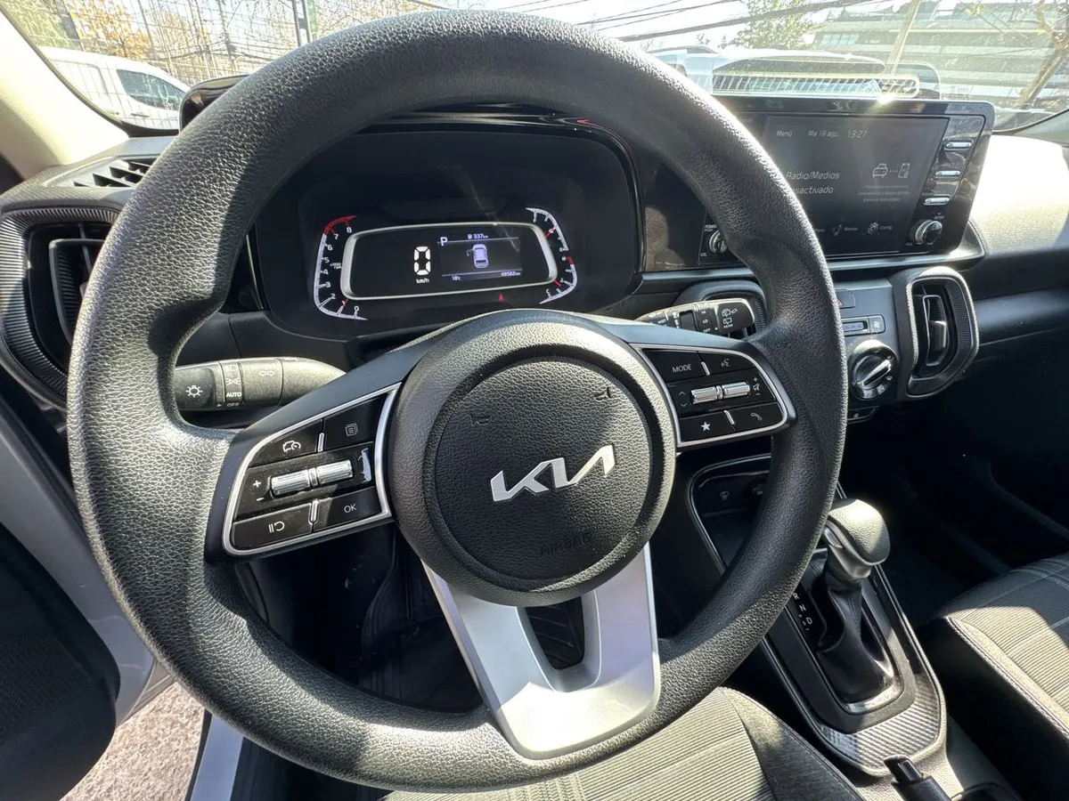 Kia Sonet 1.5 Ex 4x2 Ivt Ri At 5p año 2025