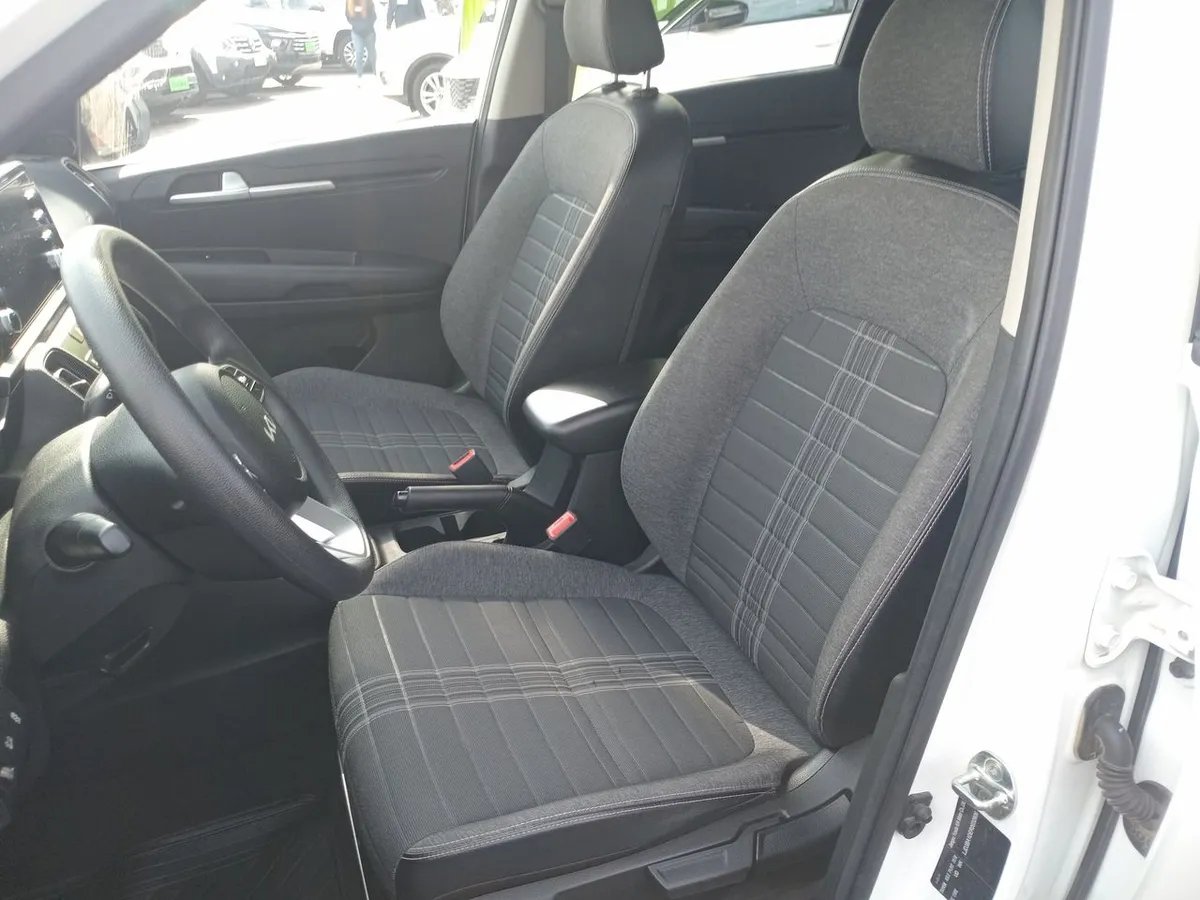 Kia Sonet 1.5 Ex 4x2 Ivt At 5p año 2025
