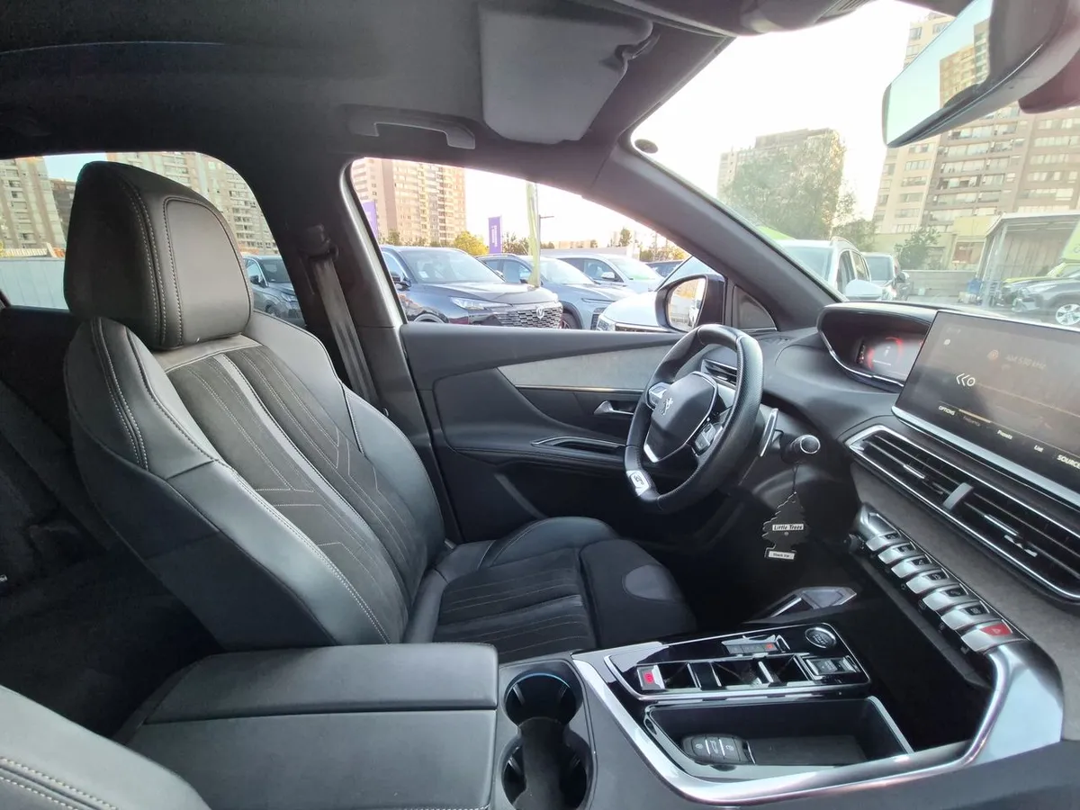 Peugeot 3008 1.6 Gt Black Pack Puretech 180 4x2 Eat8 5p año 2024
