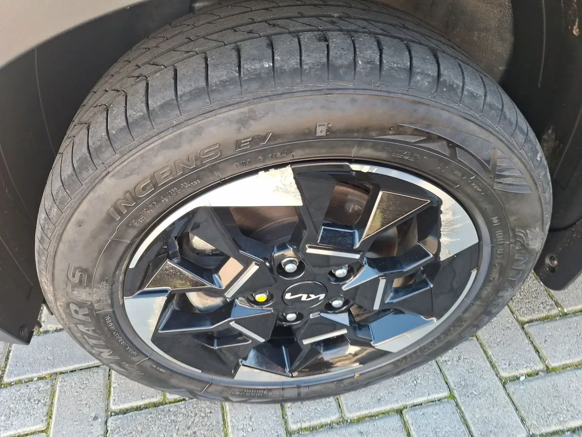 Kia Sonet 1.5 Ex 4x2 Ivt Ri At 5p año 2025