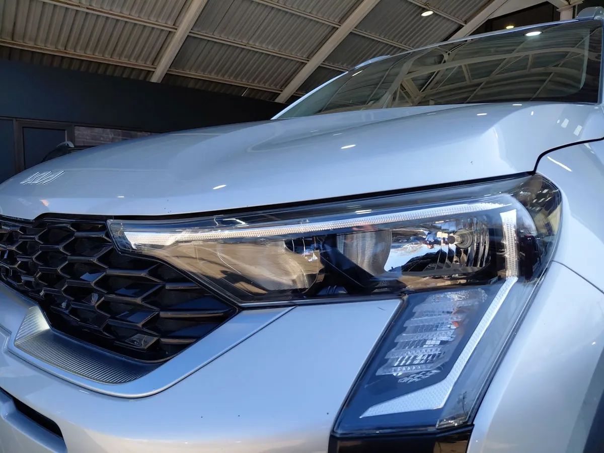 Kia Sonet 1.5 Ex 4x2 Ivt Ri At 5p año 2025
