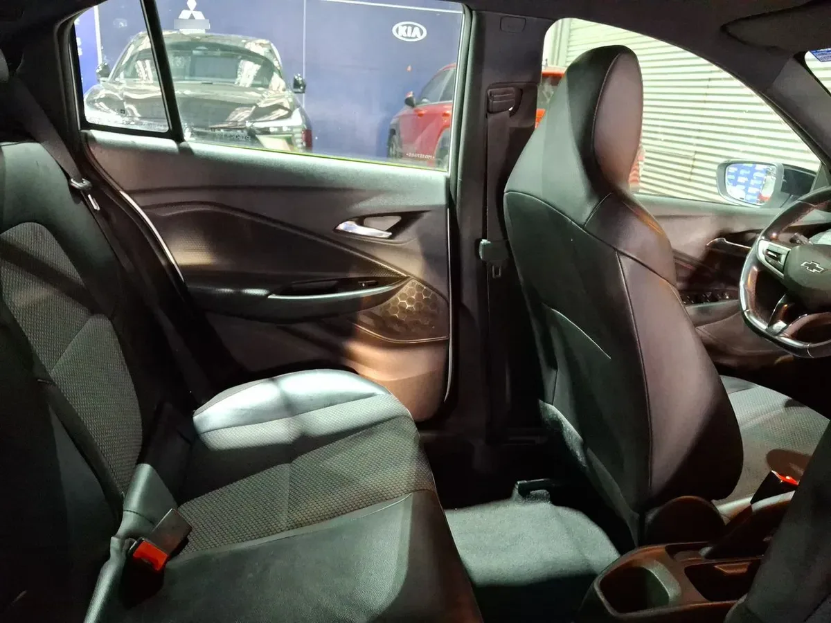 Chevrolet Onix 1.0t Rs 4x2 Hb Mt 5p año 2021