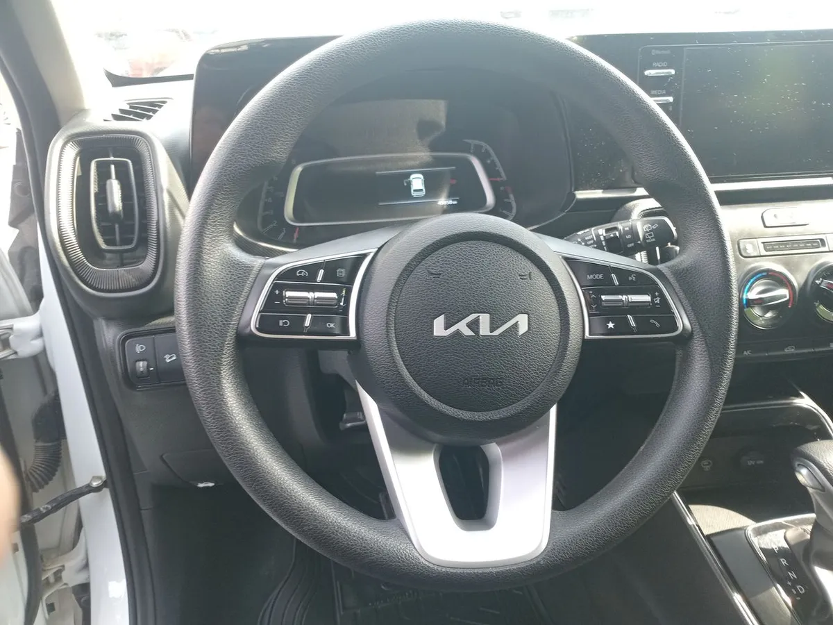 Kia Sonet 1.5 Ex 4x2 Ivt At 5p año 2025