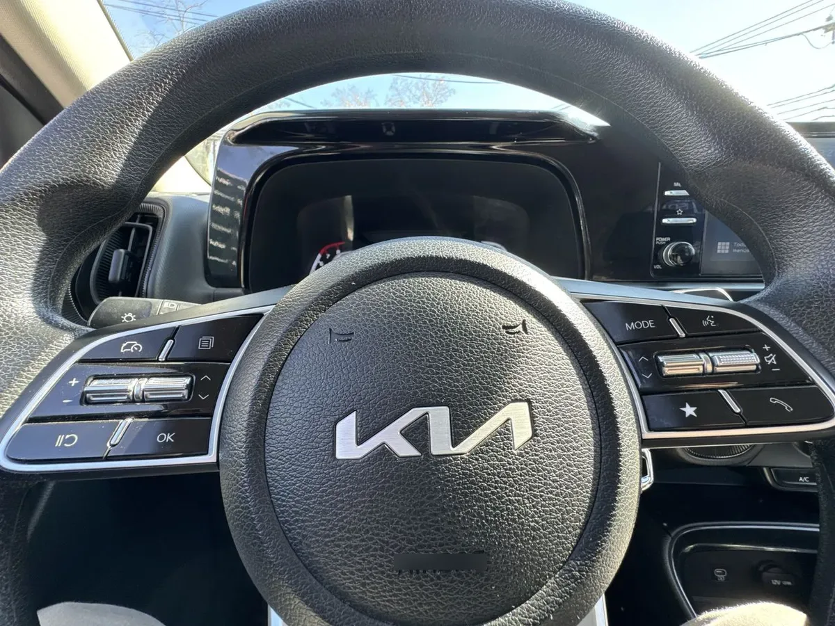 Kia Sonet 1.5 Ex 4x2 Ivt Ri At 5p año 2025