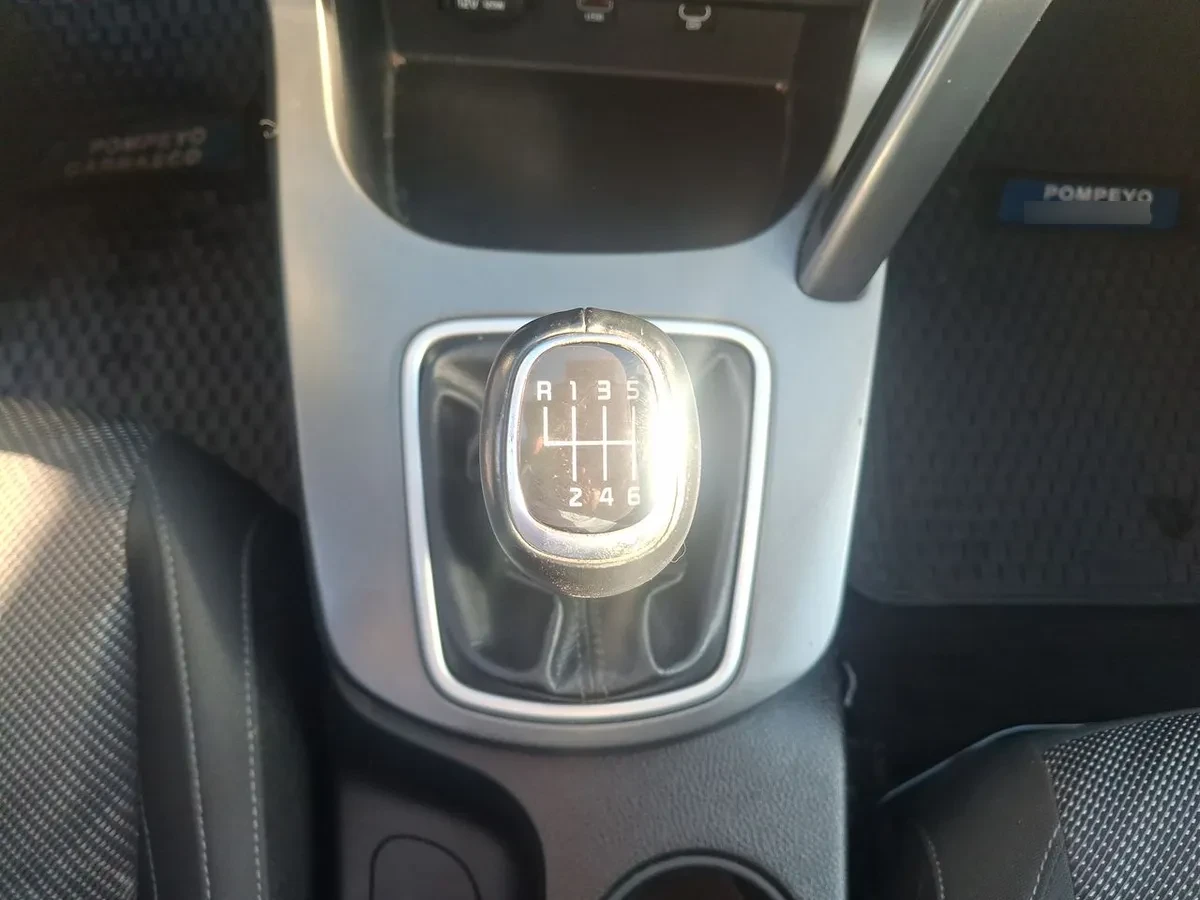 Kia Seltos 1.5 Ex 4x2 6mt 5p año 2024
