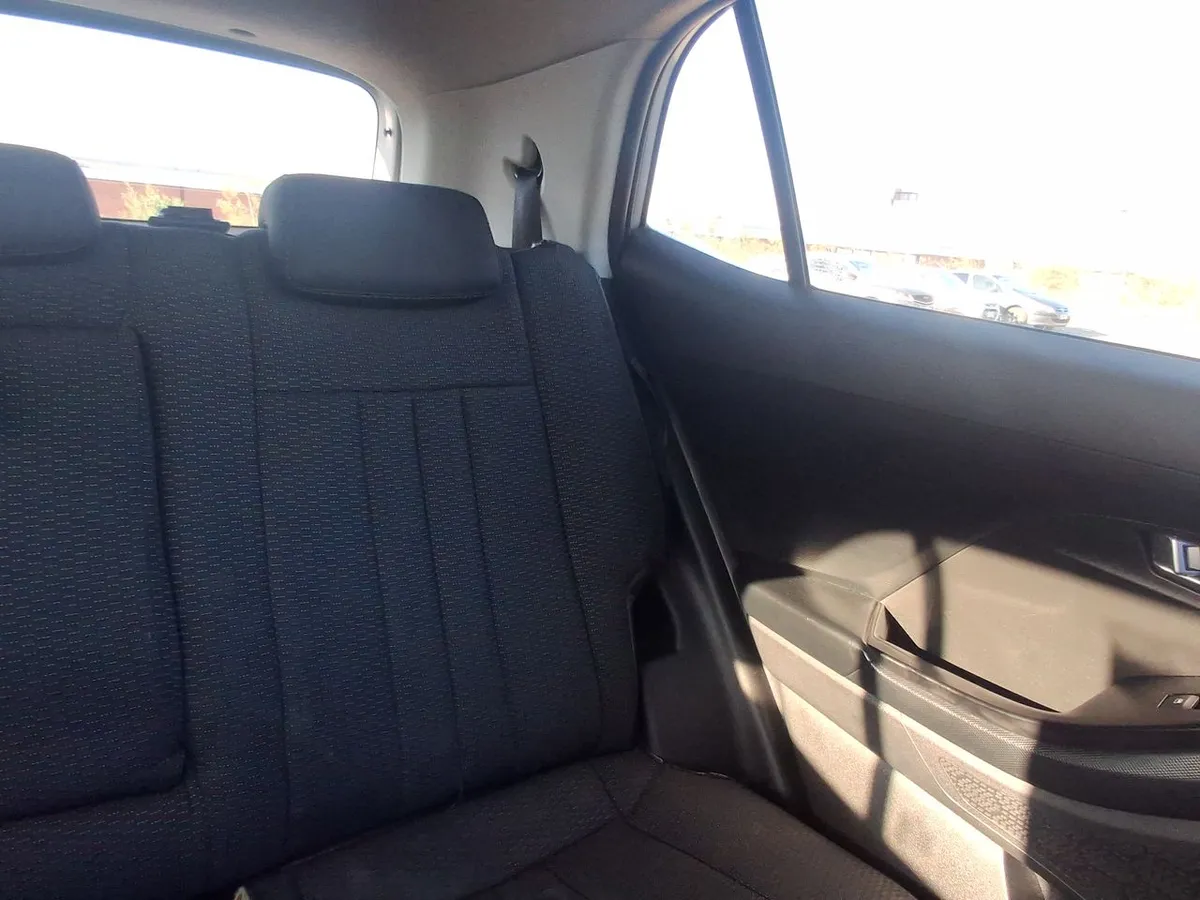 Hyundai Creta 1.5 Plus Su2i 4x2 Cvt At 5p año 2024