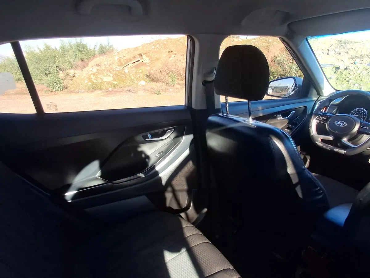Hyundai Creta 1.5 Plus Su2i 4x2 Cvt At 5p año 2024