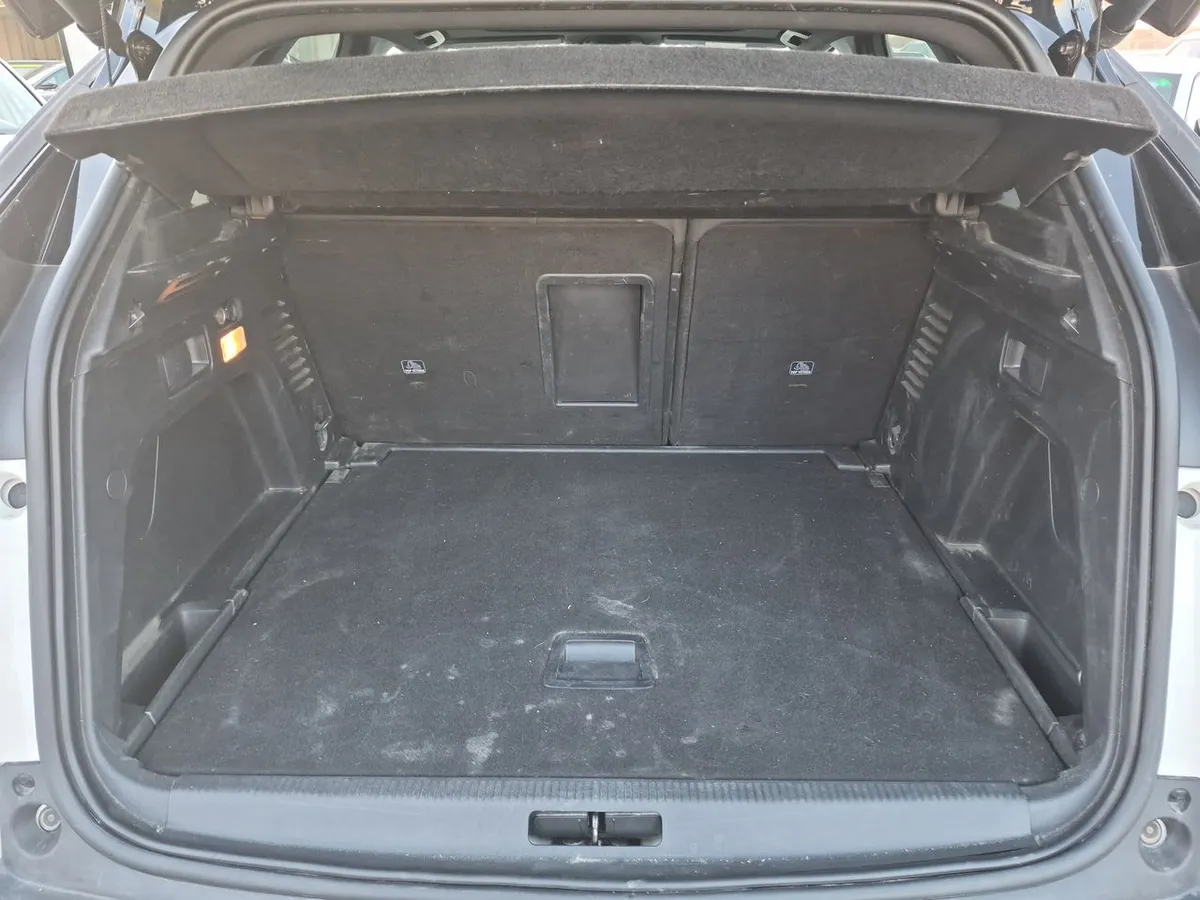 Peugeot 3008 1.6 Gt Black Pack Puretech 180 4x2 Eat8 5p año 2024