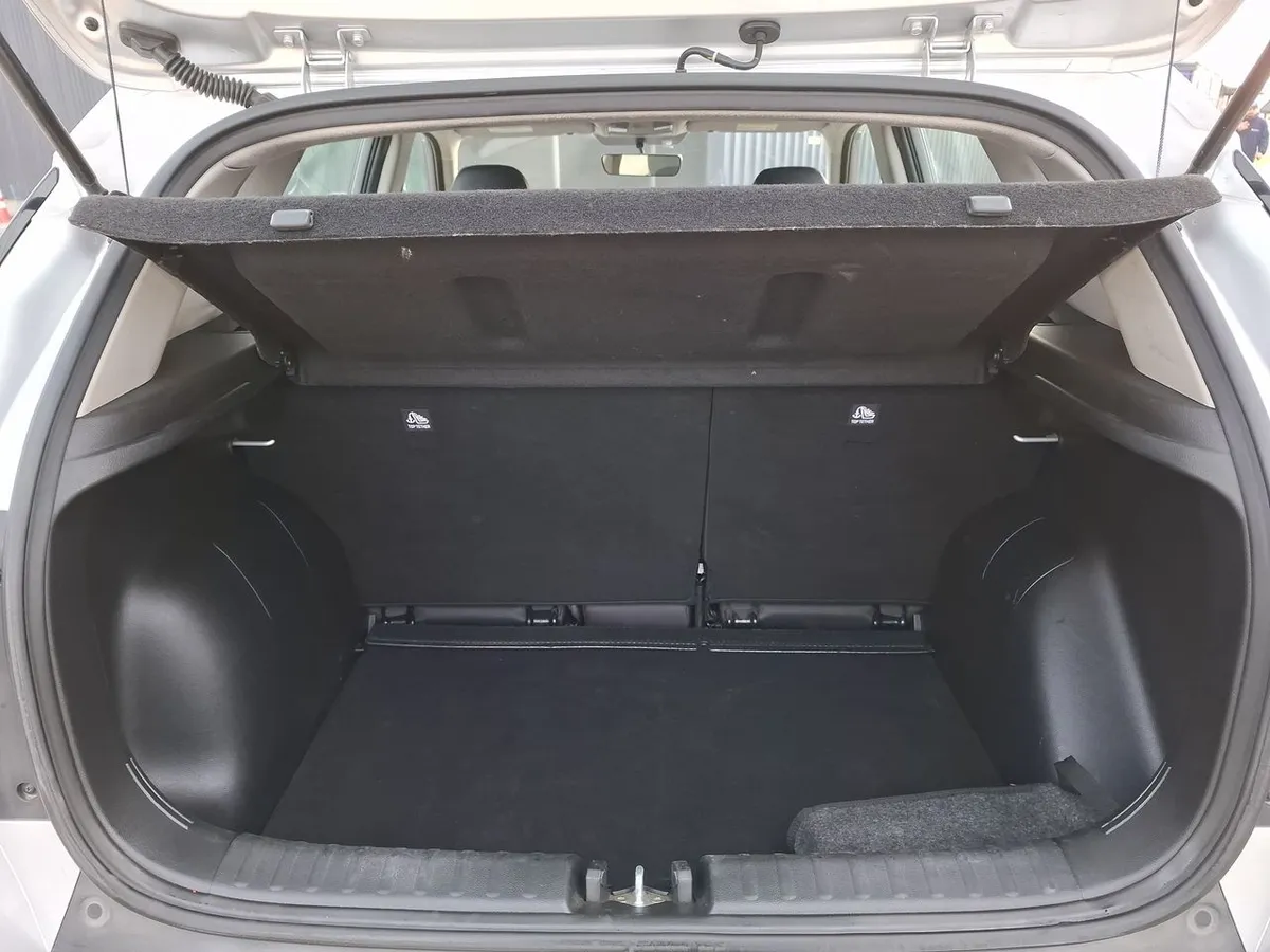 Kia Sonet 1.5 Ex 4x2 Ivt At 5p año 2025