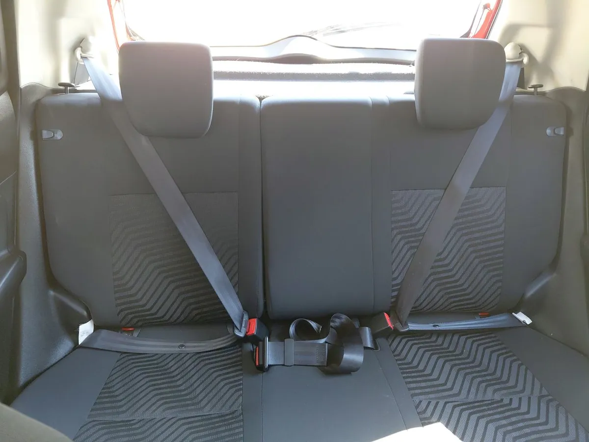 Suzuki Swift 1.2 Gl 4x2 Hb Mt 5p año 2022