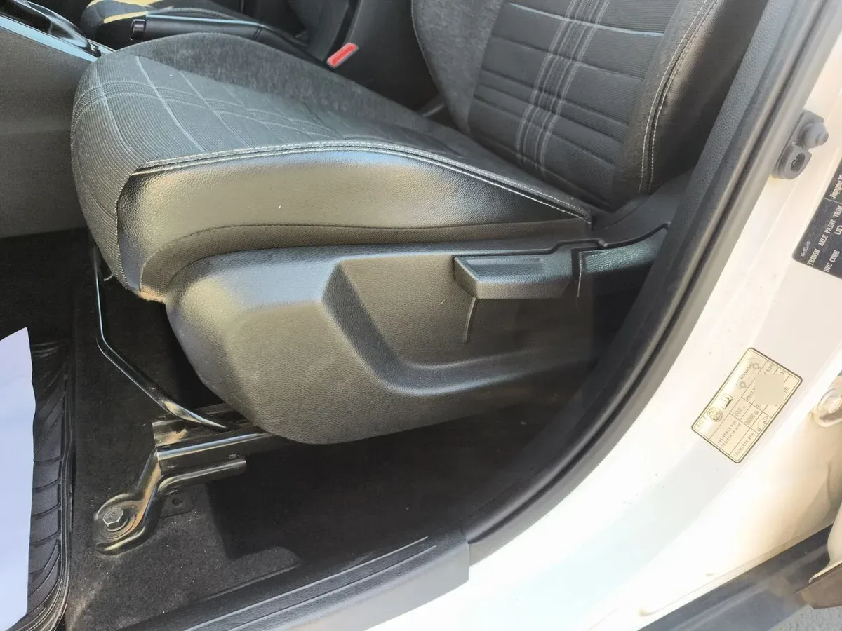 Kia Sonet 1.5 Ex 4x2 Ivt At 5p año 2025