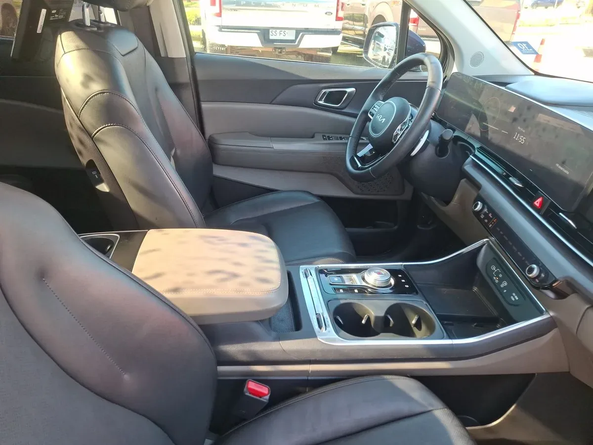 Kia Carnival 2.2 Ex Ltd Diesel 4x2 8at 5p año 2025