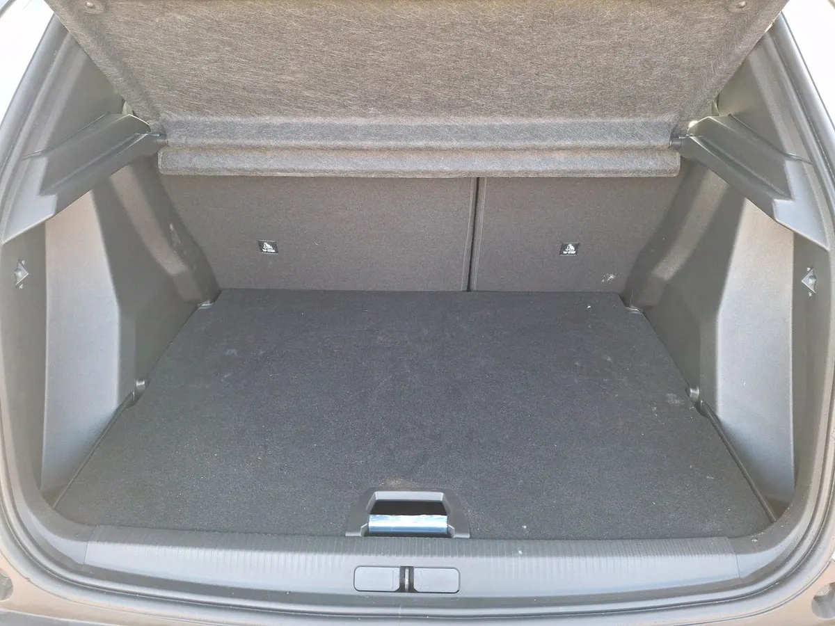 Peugeot 2008 1.2 Allure Pack Puretech 130hp 4x2 Mt 5p año 2025