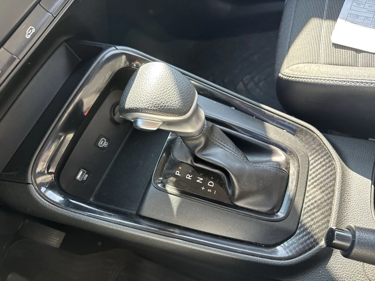 Kia Sonet 1.5 Ex 4x2 Ivt Ri At 5p año 2025