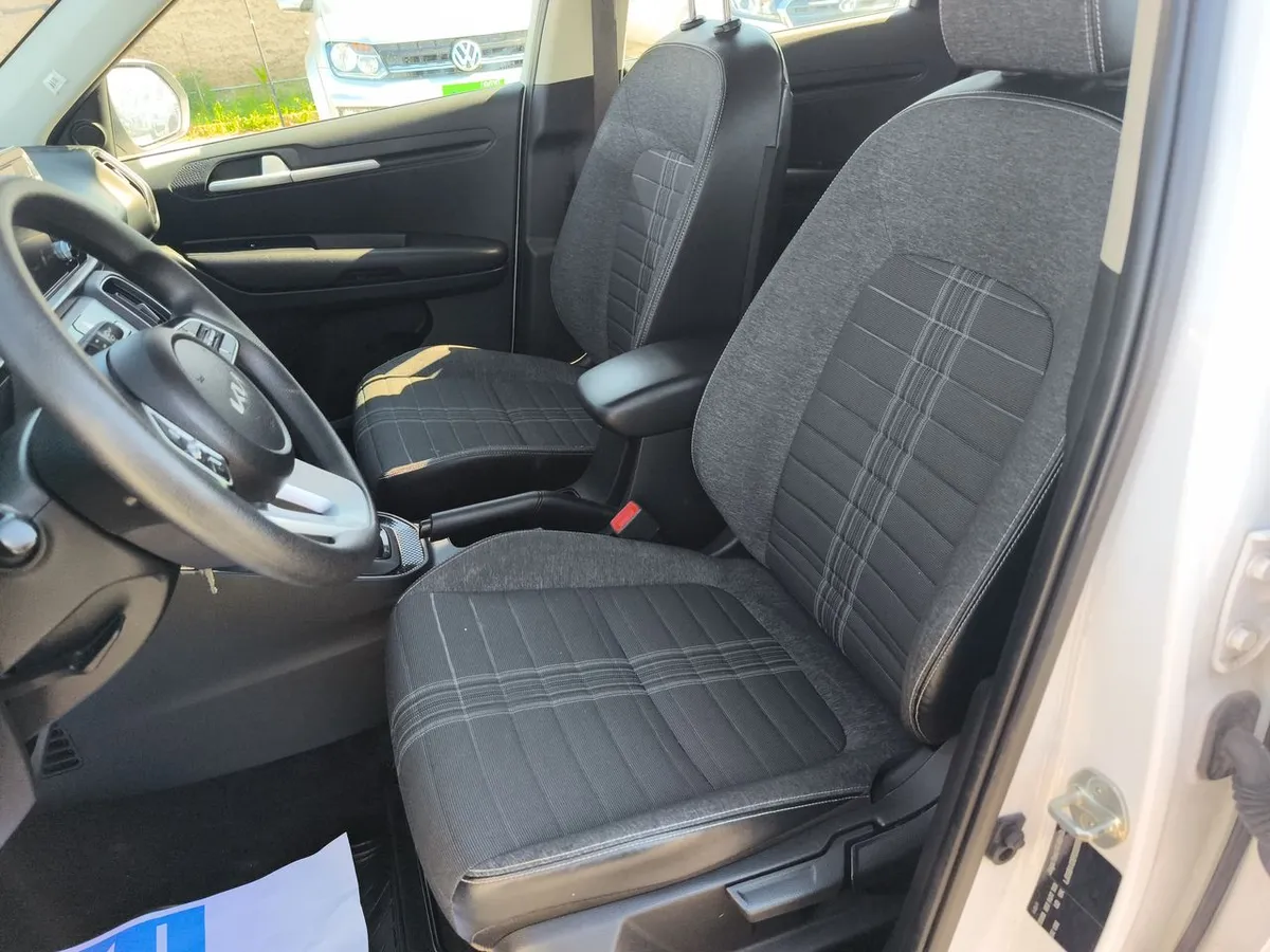Kia Sonet 1.5 Ex 4x2 Ivt At 5p año 2025