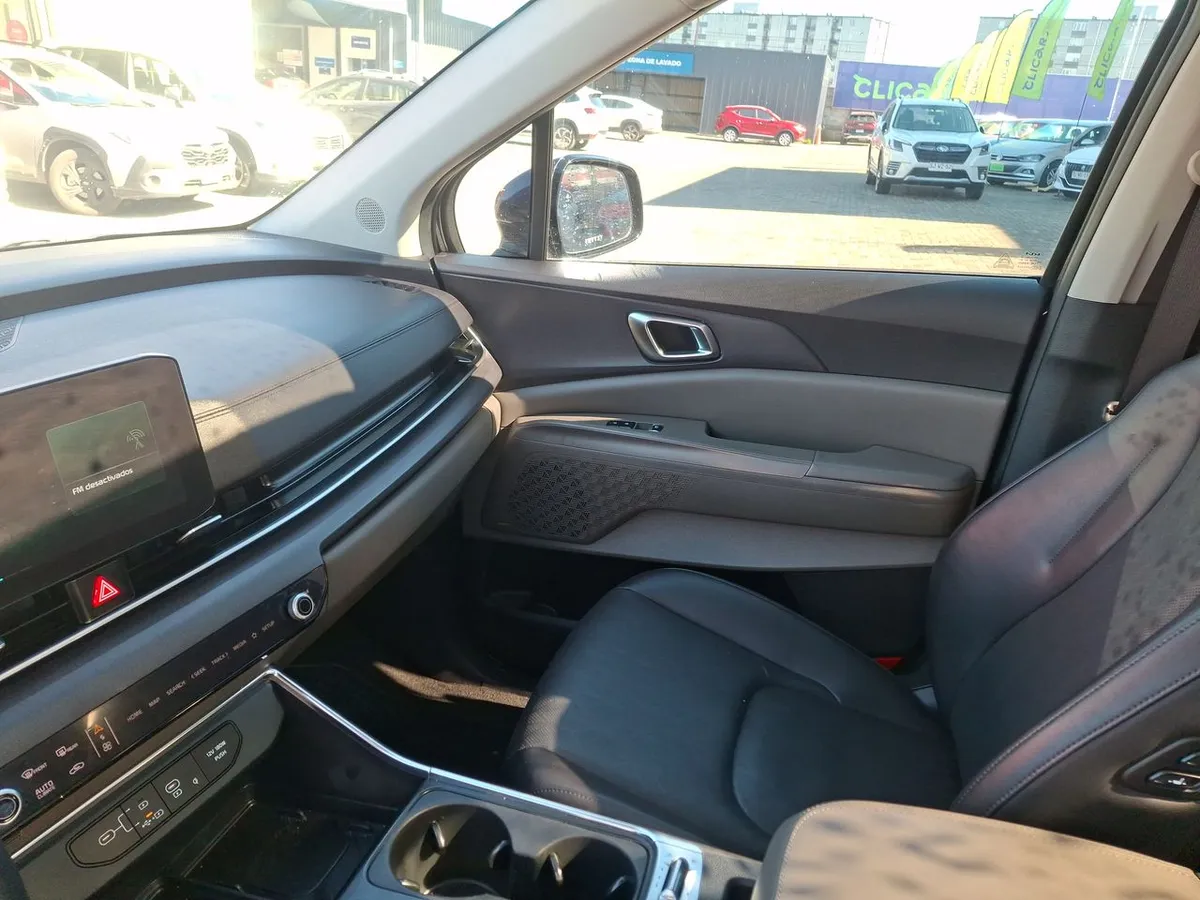 Kia Carnival 2.2 Ex Ltd Diesel 4x2 8at 5p año 2025