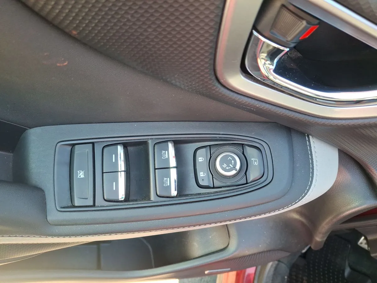 Subaru Forester 2.0i Limited Eyesight Awd At 5p año 2024