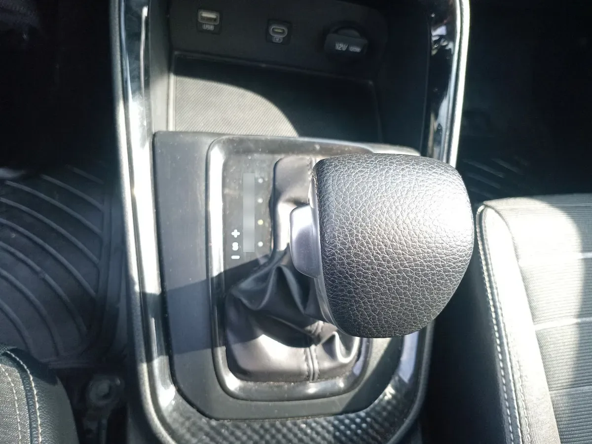Kia Sonet 1.5 Ex 4x2 Ivt At 5p año 2025
