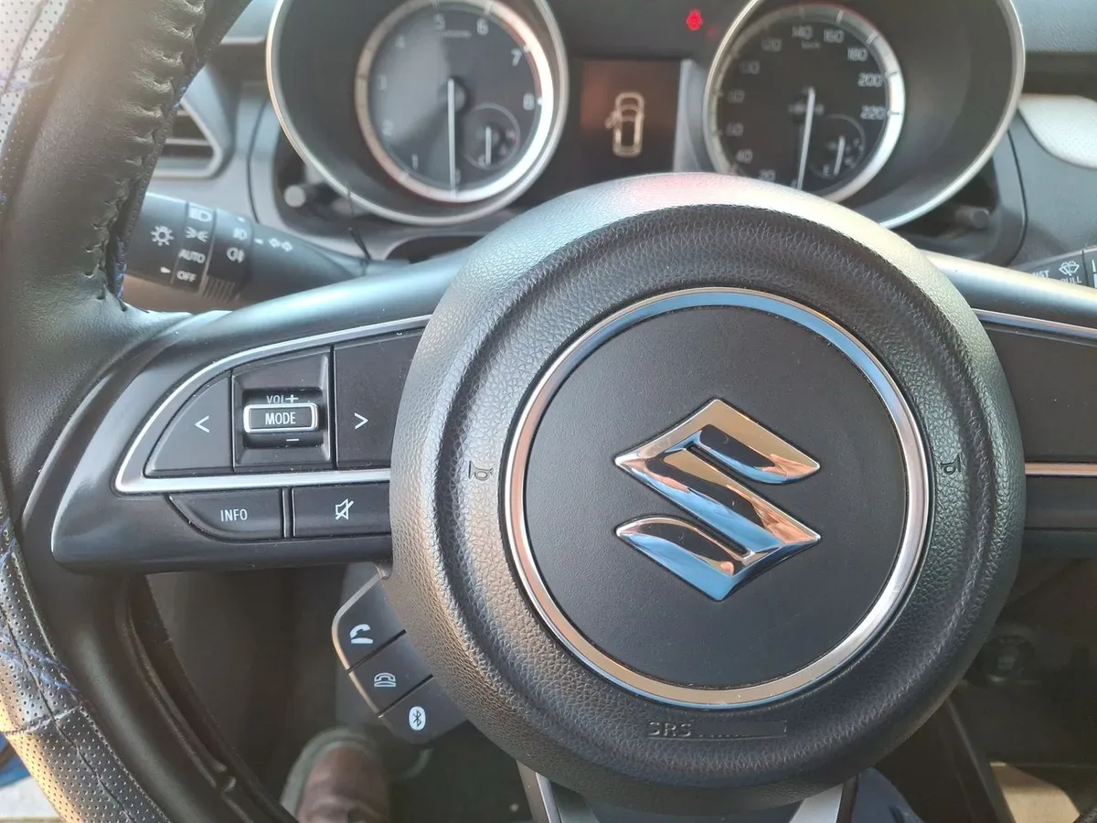 Suzuki Swift 1.2 Hybrid Plus 4x2 Hb Mt 5p año 2023