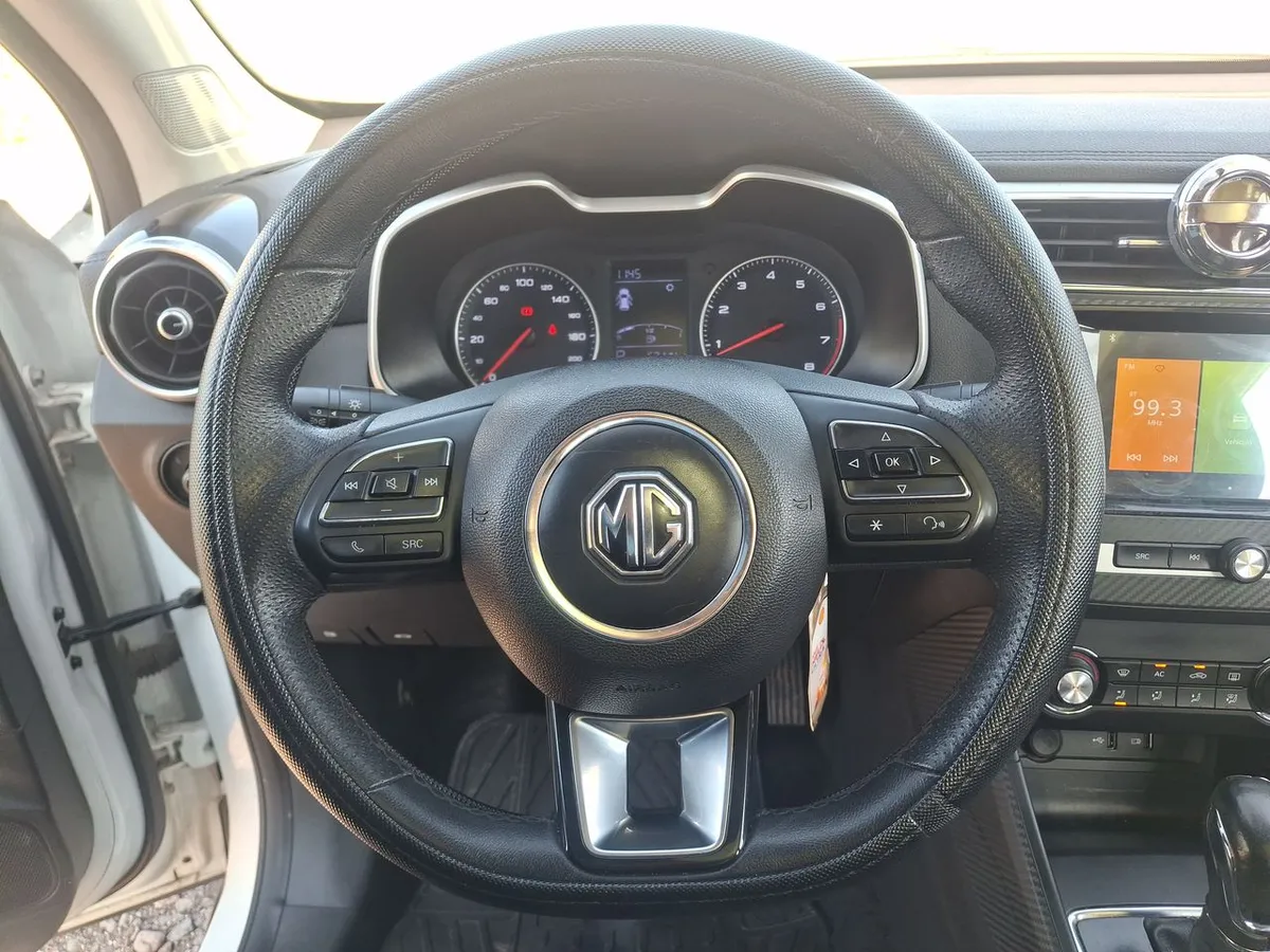 MG Mg Zs 1.5 Comfort 4x2 At 5p año 2022