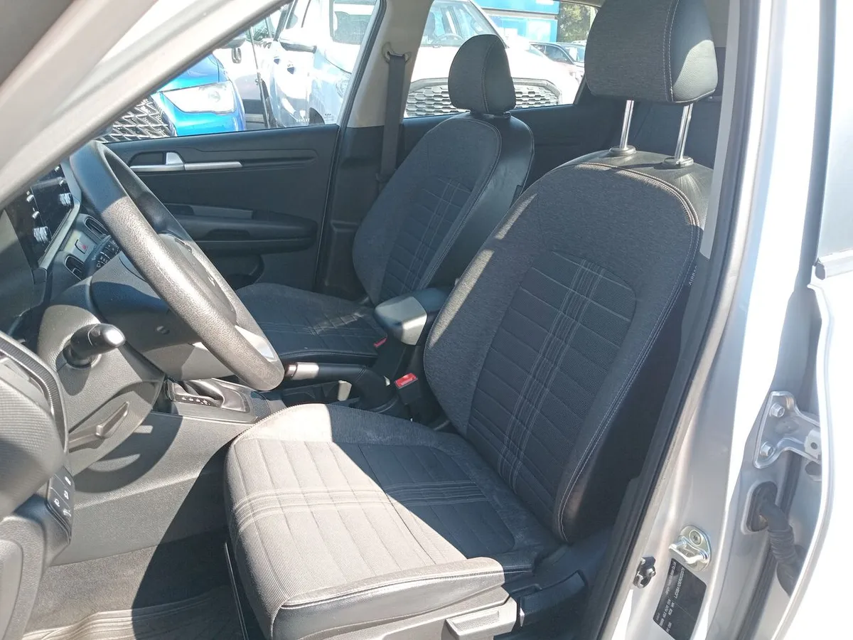 Kia Sonet 1.5 Ex 4x2 Ivt At 5p año 2025