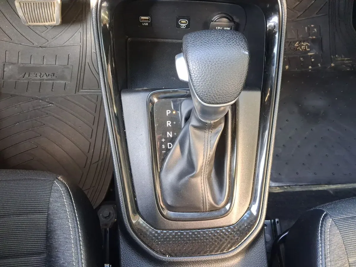 Kia Sonet 1.5 Ex 4x2 Ivt Ri At 5p año 2025
