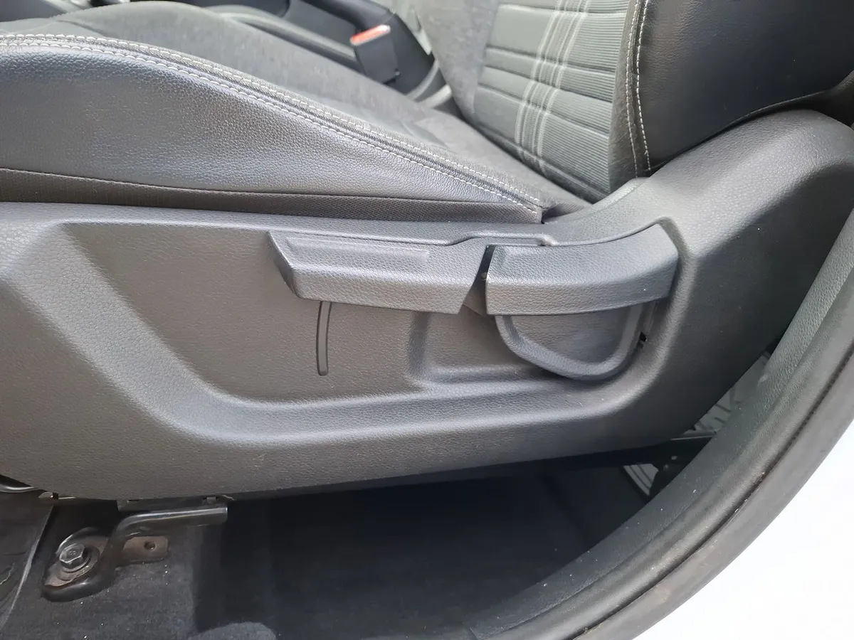 Kia Sonet 1.5 Ex 4x2 Ivt At 5p año 2025