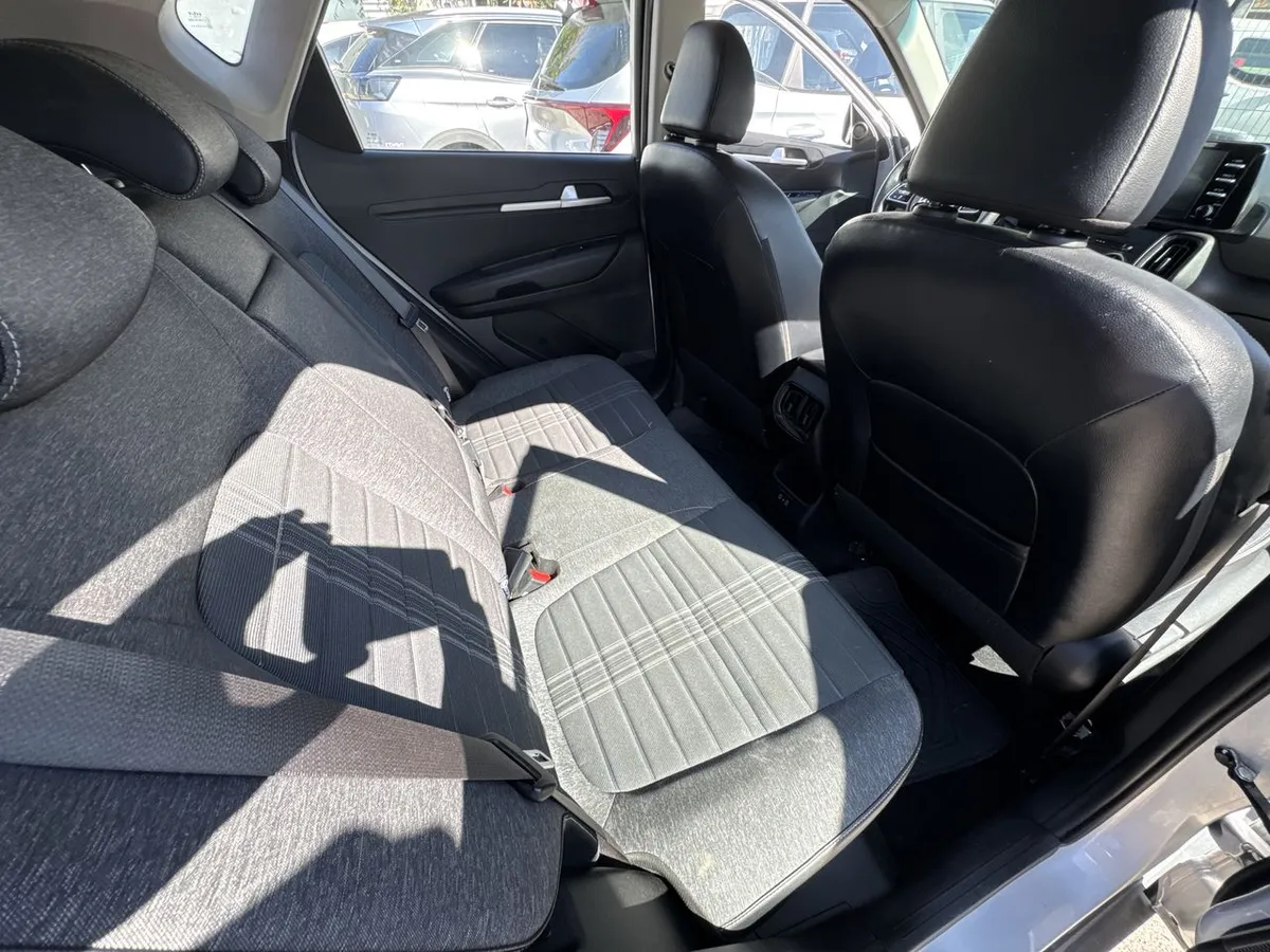 Kia Sonet 1.5 Ex 4x2 Ivt Ri At 5p año 2025