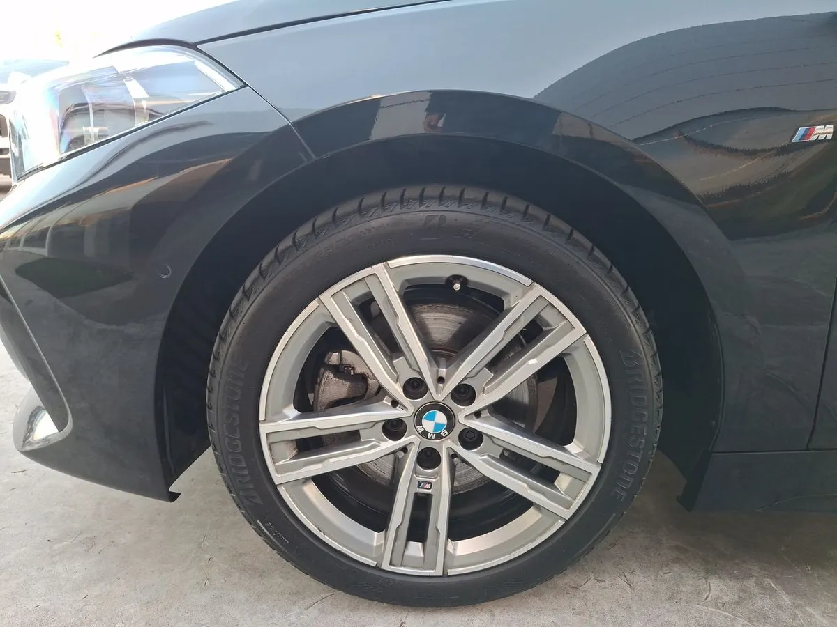 BMW 118i 1.5 M Sport Se 4x2 At 5p año 2024