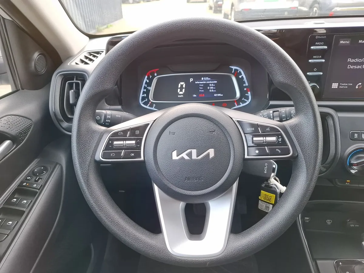 Kia Sonet 1.5 Ex 4x2 Ivt At 5p año 2025