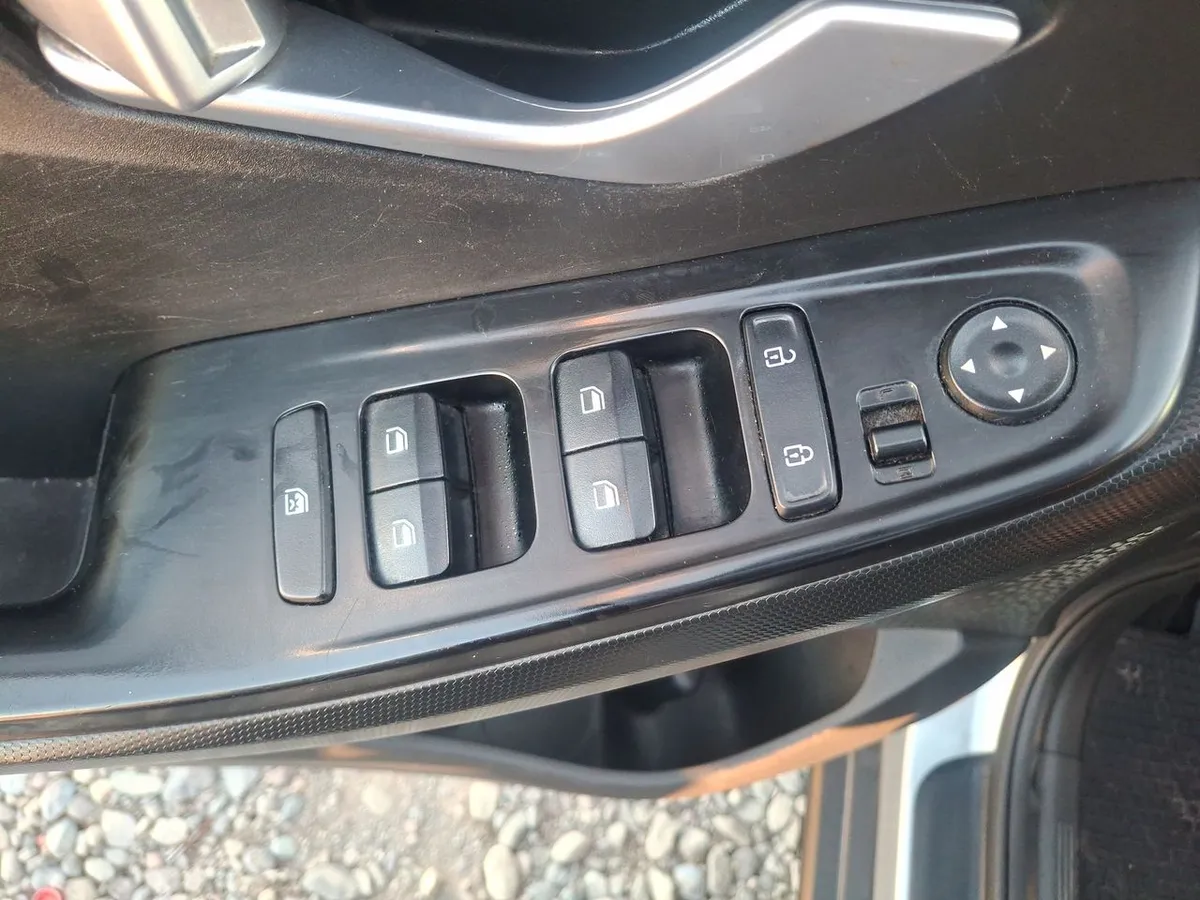Hyundai Creta 1.5 Plus Su2i 4x2 Cvt At 5p año 2024