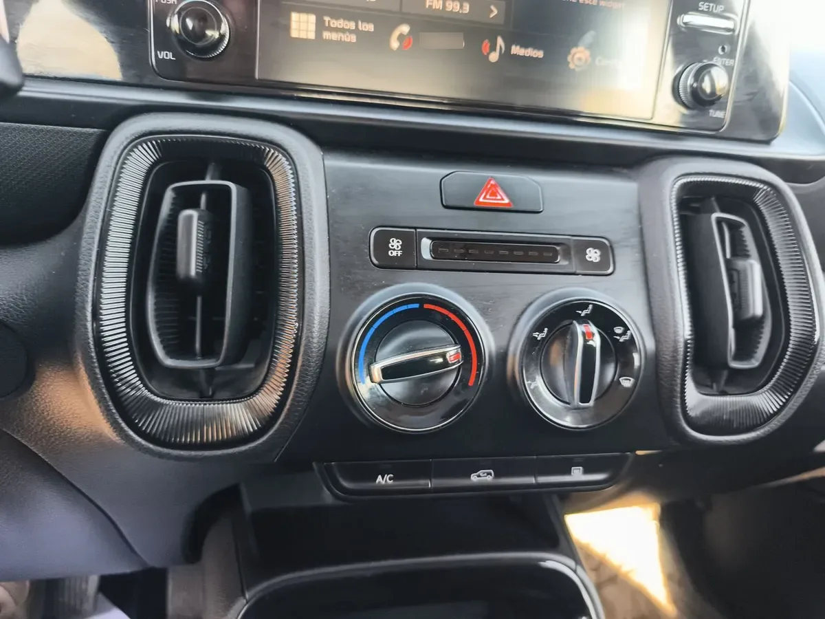 Kia Sonet 1.5 Ex 4x2 Ivt At 5p año 2025