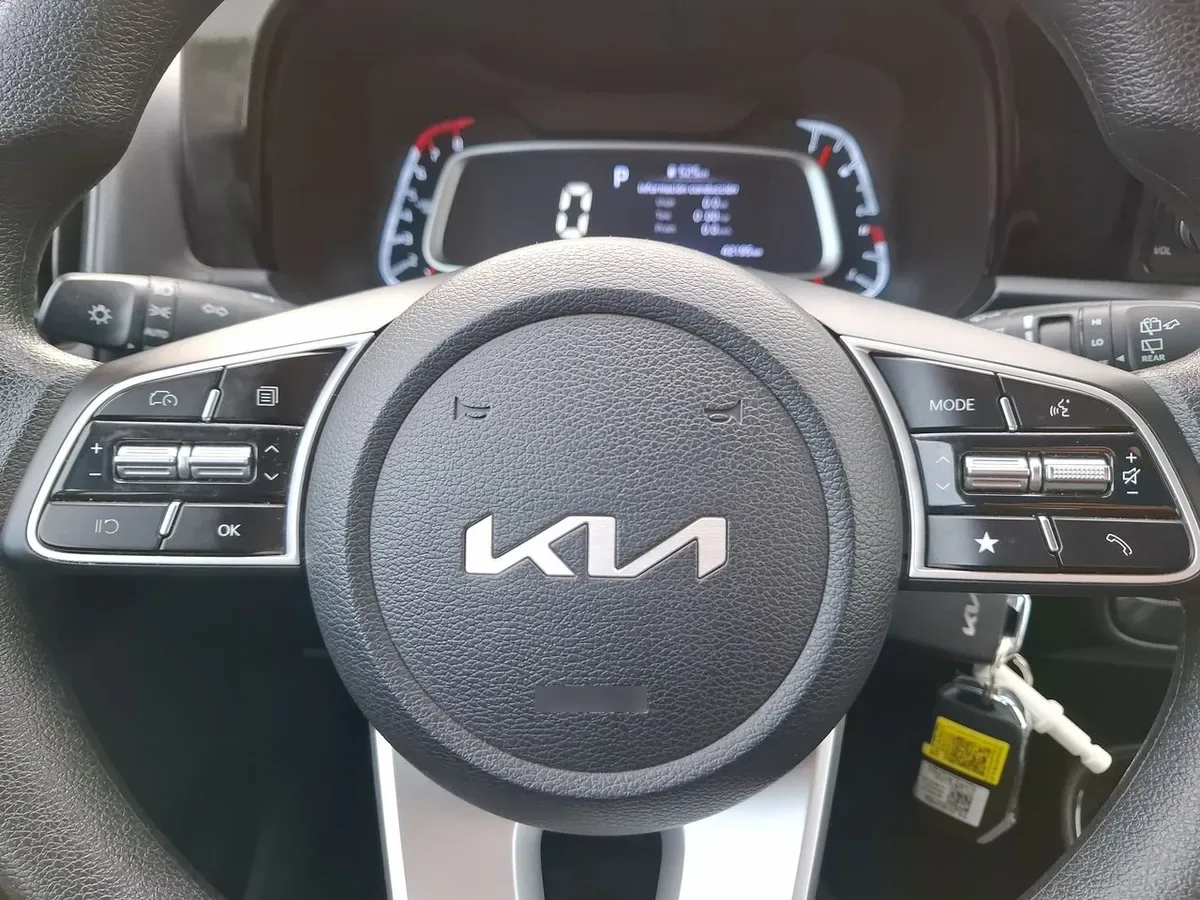 Kia Sonet 1.5 Ex 4x2 Ivt At 5p año 2025