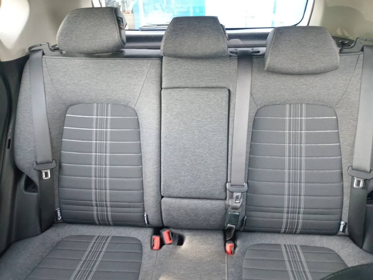 Kia Sonet 1.5 Ex 4x2 Ivt At 5p año 2025