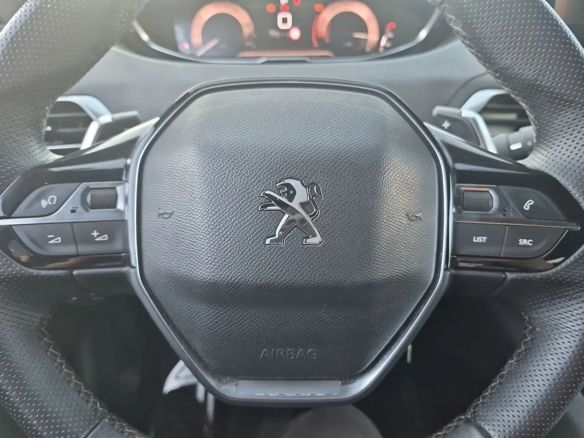 Peugeot 3008 1.6 Gt Black Pack Puretech 180 4x2 Eat8 5p año 2024