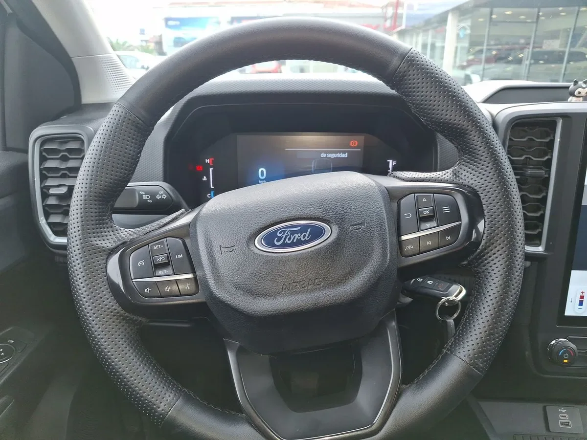 Ford Ranger 2.0 Xls Diesel 4x2 Dob. Cab. Mt 4p año 2024