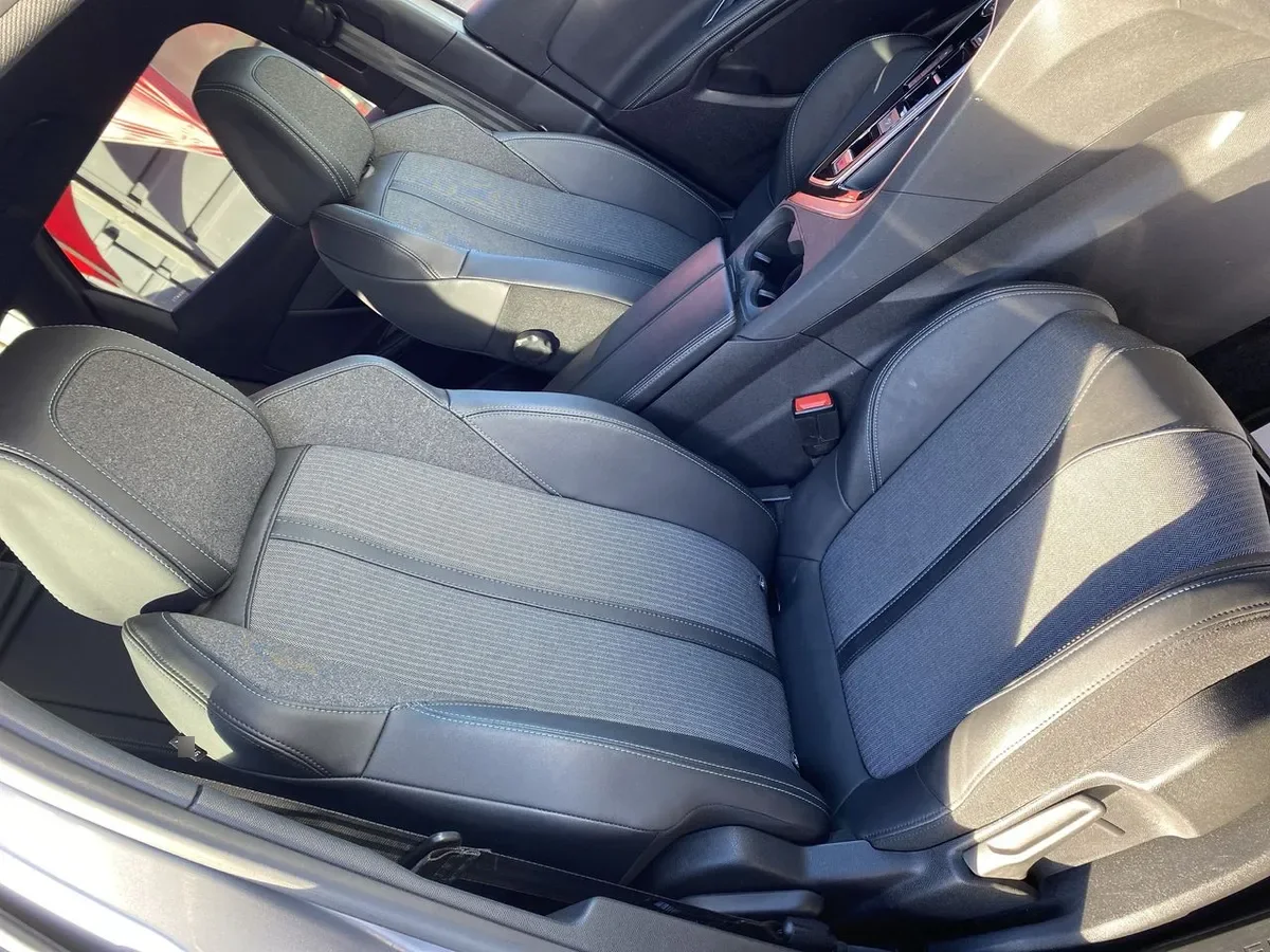 Peugeot 3008 1.6 Allure Pack Thp 165 4x2 Eat6 5p año 2025