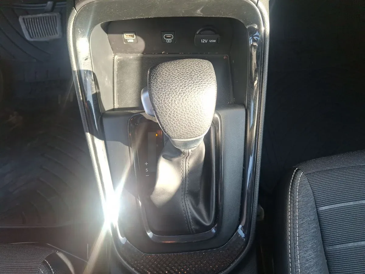 Kia Sonet 1.5 Ex 4x2 Ivt Ri At 5p año 2025