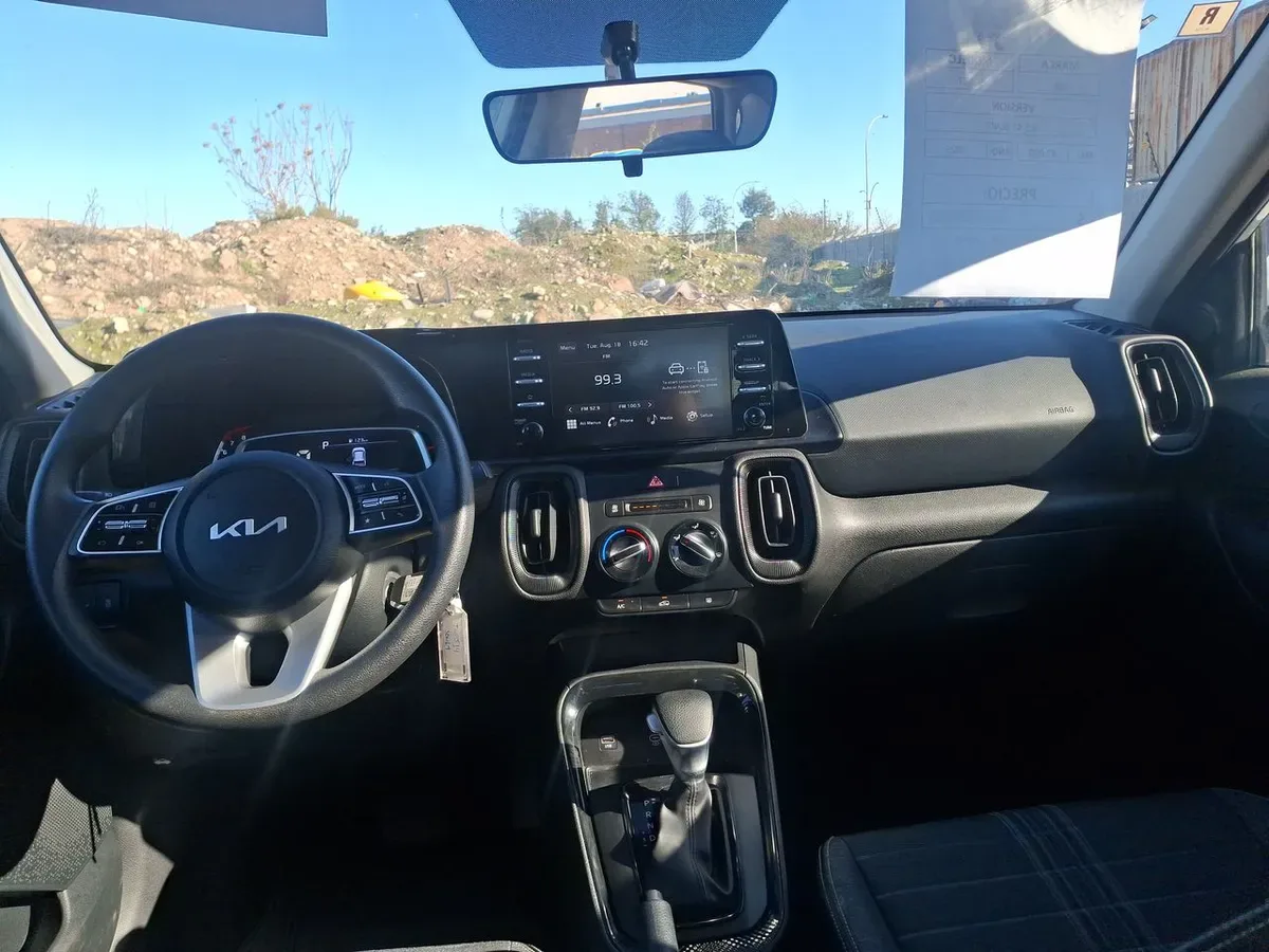 Kia Sonet 1.5 Ex 4x2 Ivt Ri At 5p año 2025