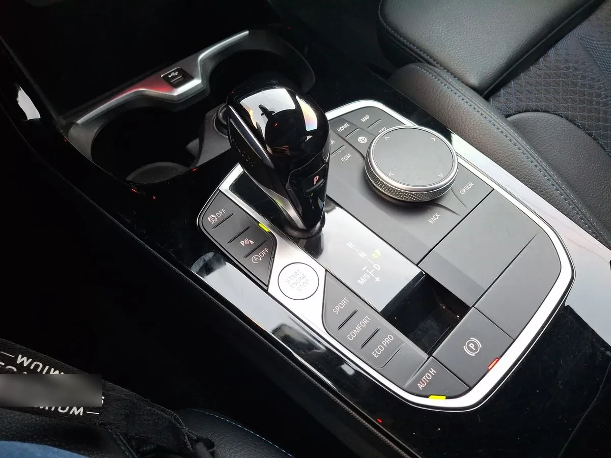 BMW 118i 1.5 M Sport Se 4x2 At 5p año 2024