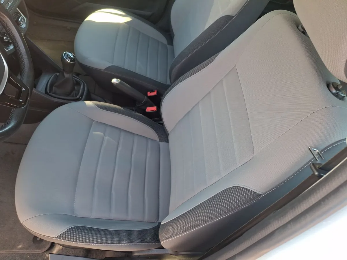Volkswagen Gol 1.6 Highline 4x2 Hb Mt 5p año 2022